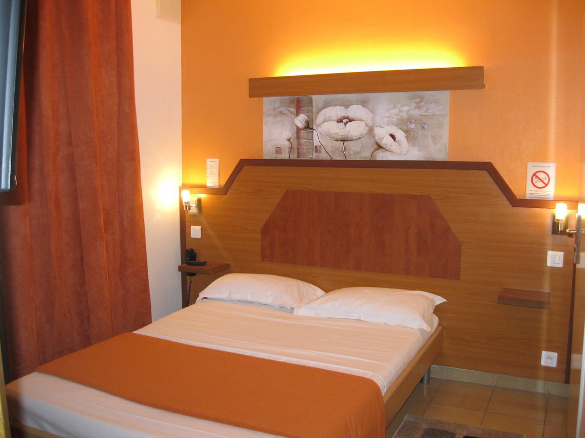 Le Nouvel Hotel Du Theatre Párizs Szoba fotó